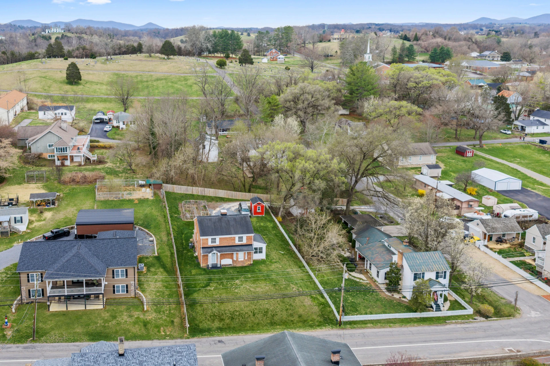 209 Main ST - Photo 4