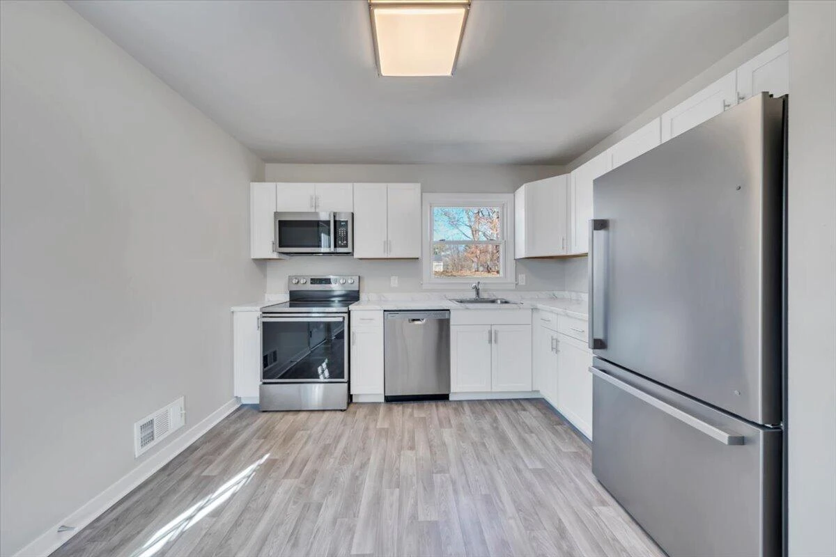 4117 Kentucky AVE - Photo 11