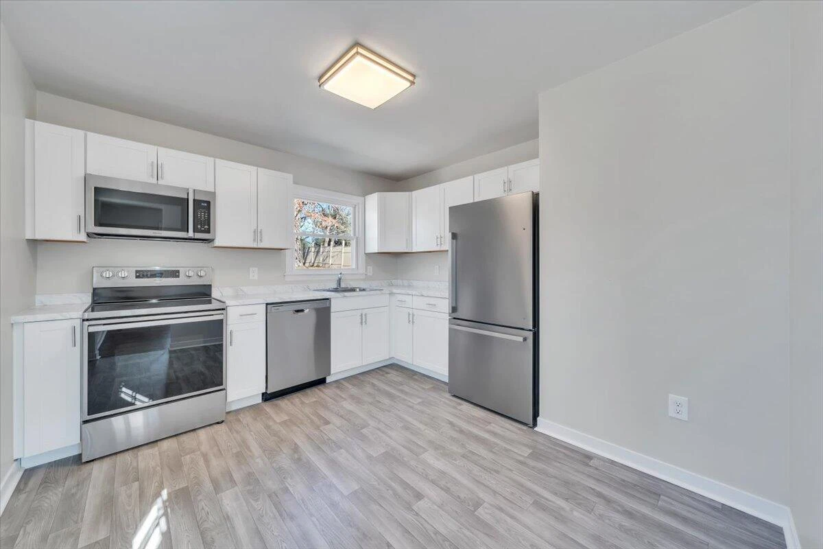 4117 Kentucky AVE - Photo 9