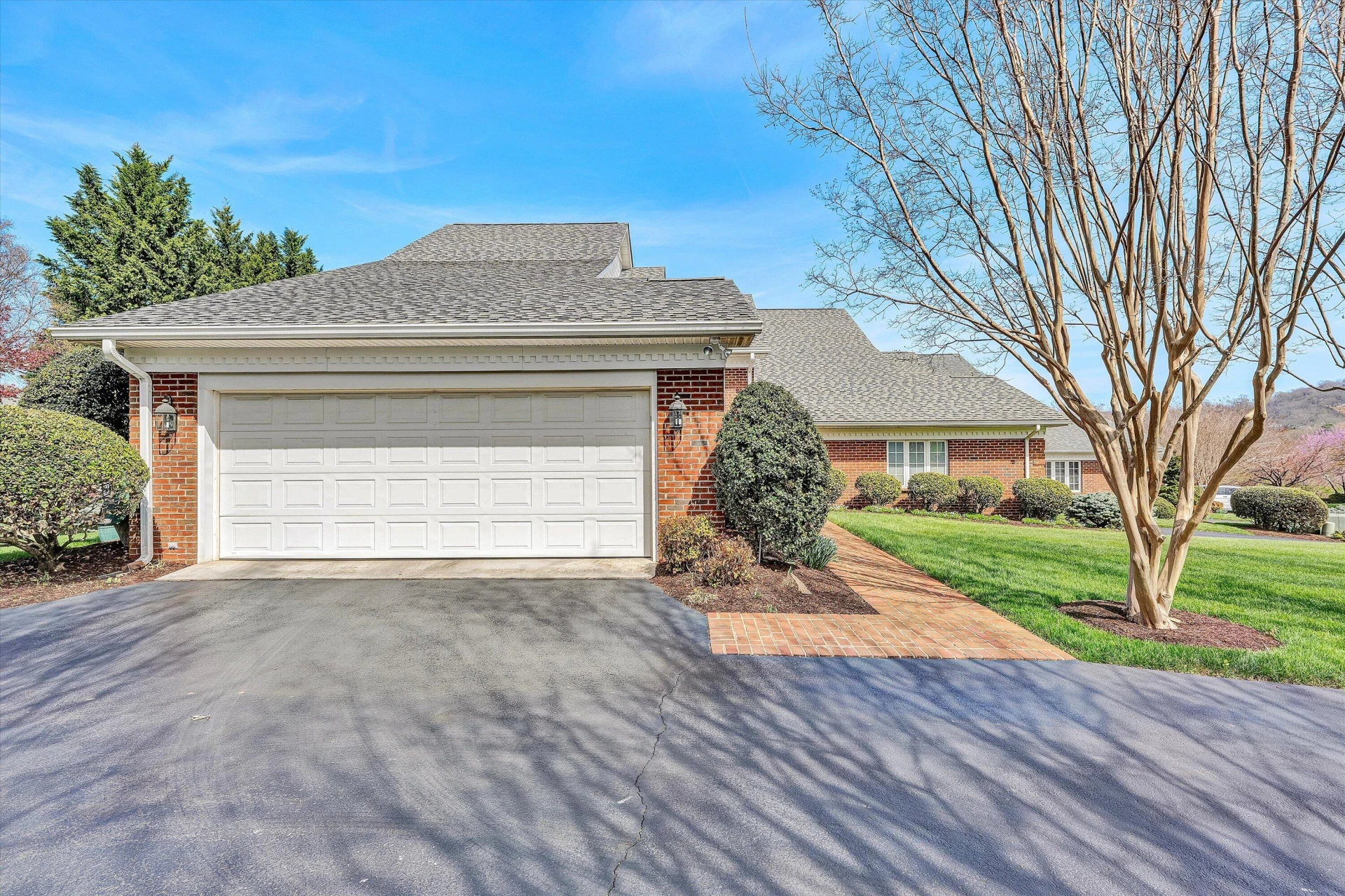 3345 Kingsbury CIR - Photo 5