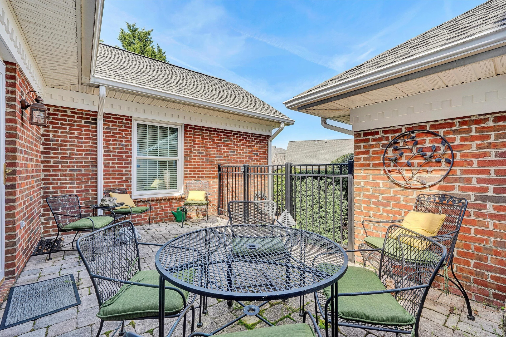3345 Kingsbury CIR - Photo 8