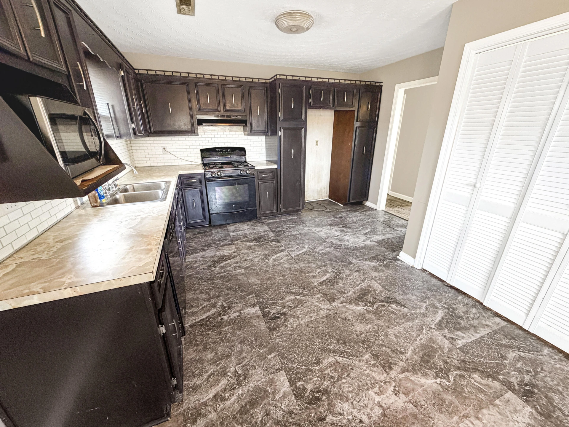 8467 Bear Ridge RD - Photo 14