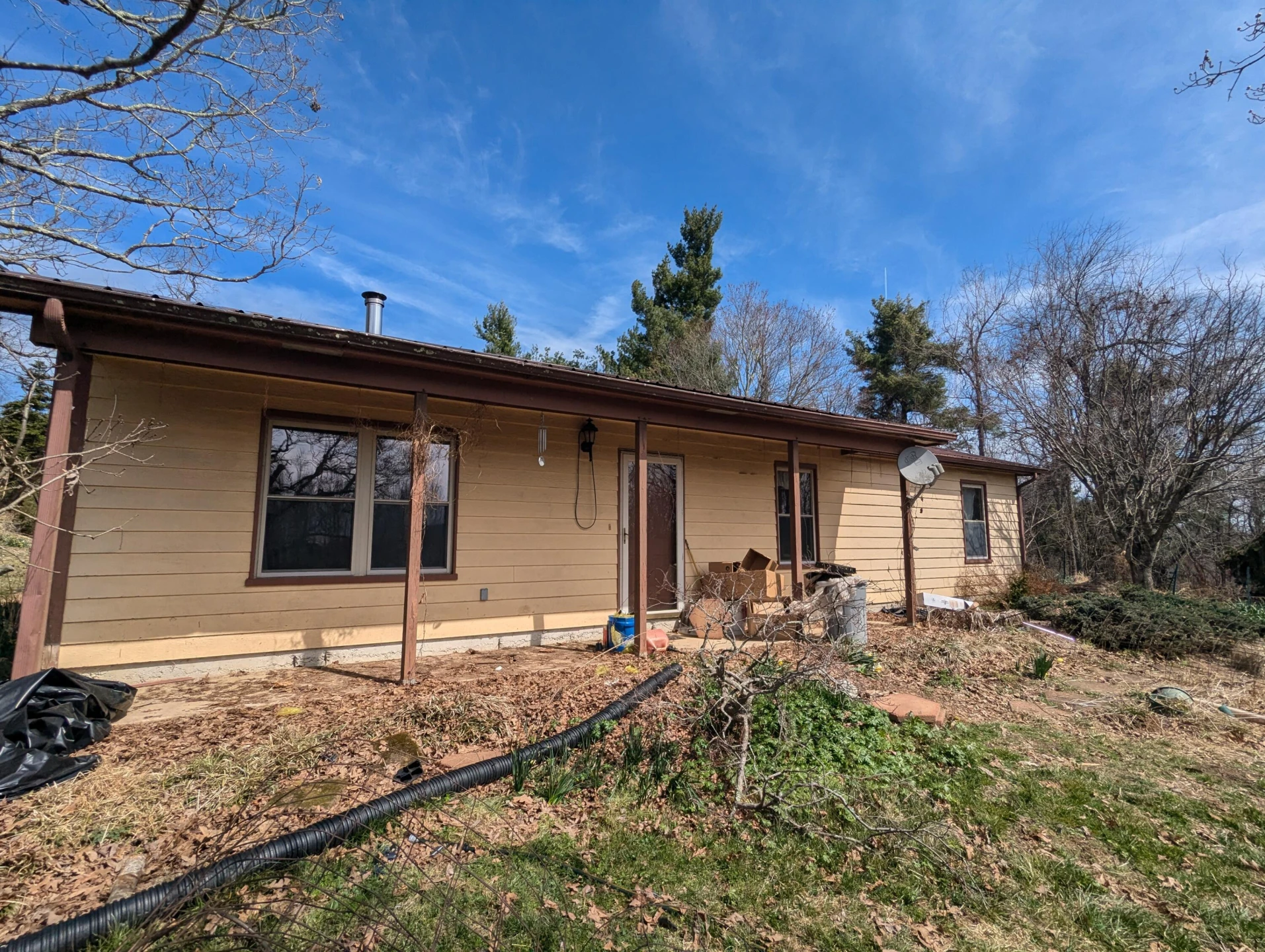 8926 Valley DR