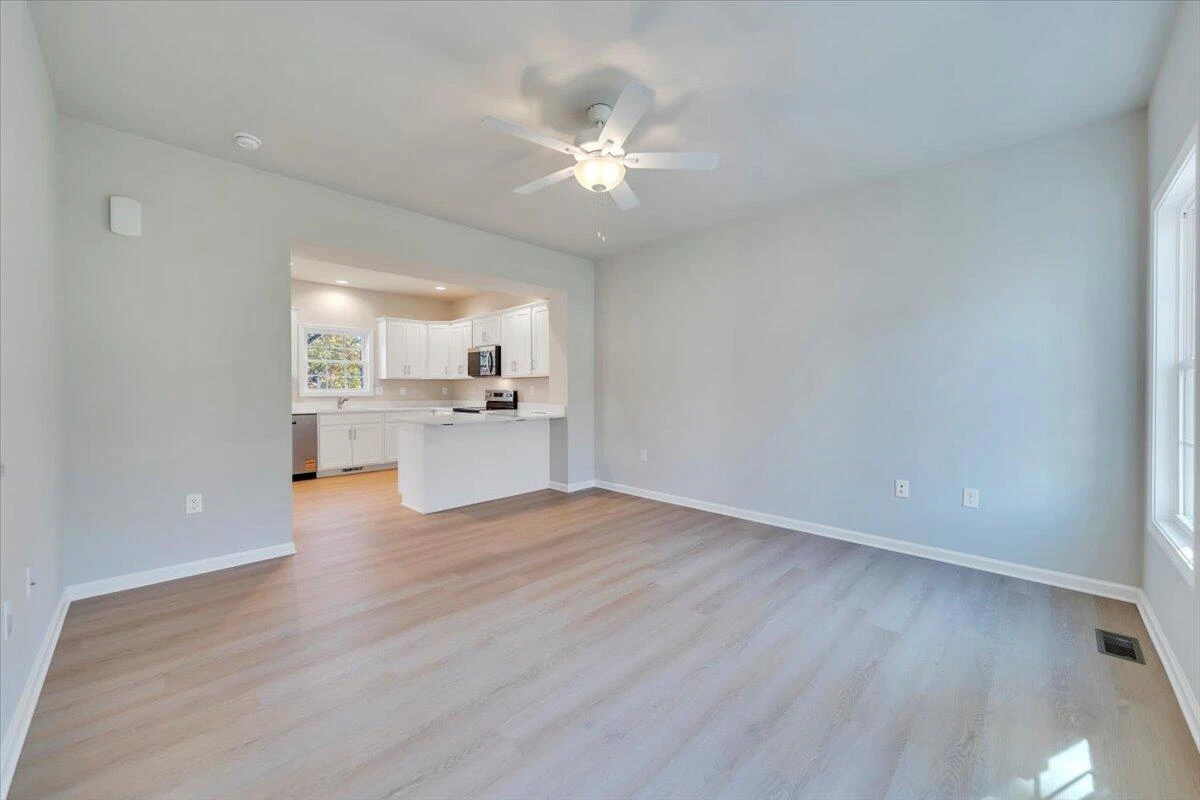 1103 Niagara RD - Photo 2