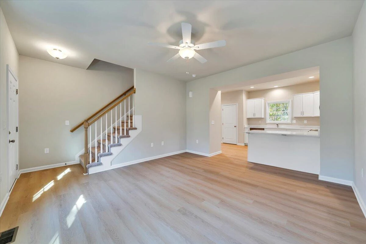 1103 Niagara RD - Photo 3