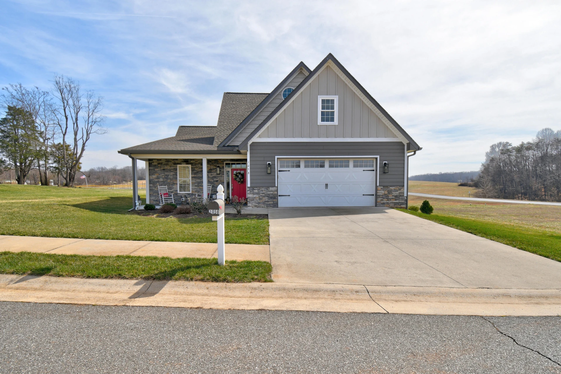 1058 Eagle Crest LN - Photo 34