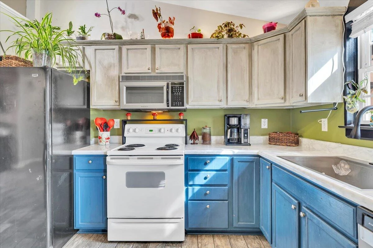 1697 Gordon AVE - Photo 12