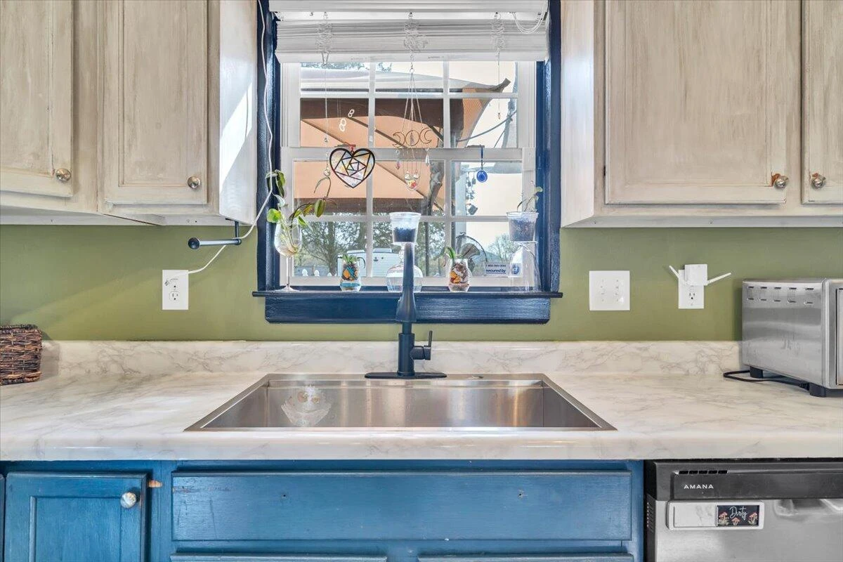 1697 Gordon AVE - Photo 13