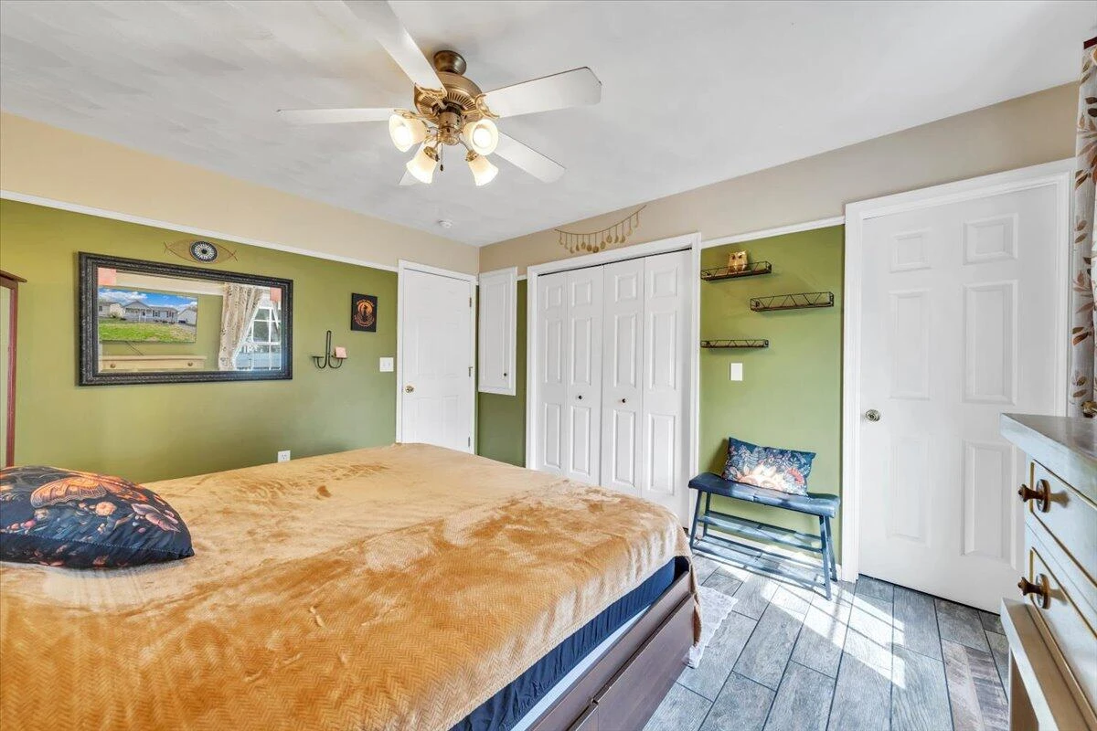 1697 Gordon AVE - Photo 18