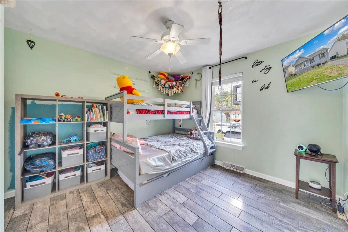 1697 Gordon AVE - Photo 20
