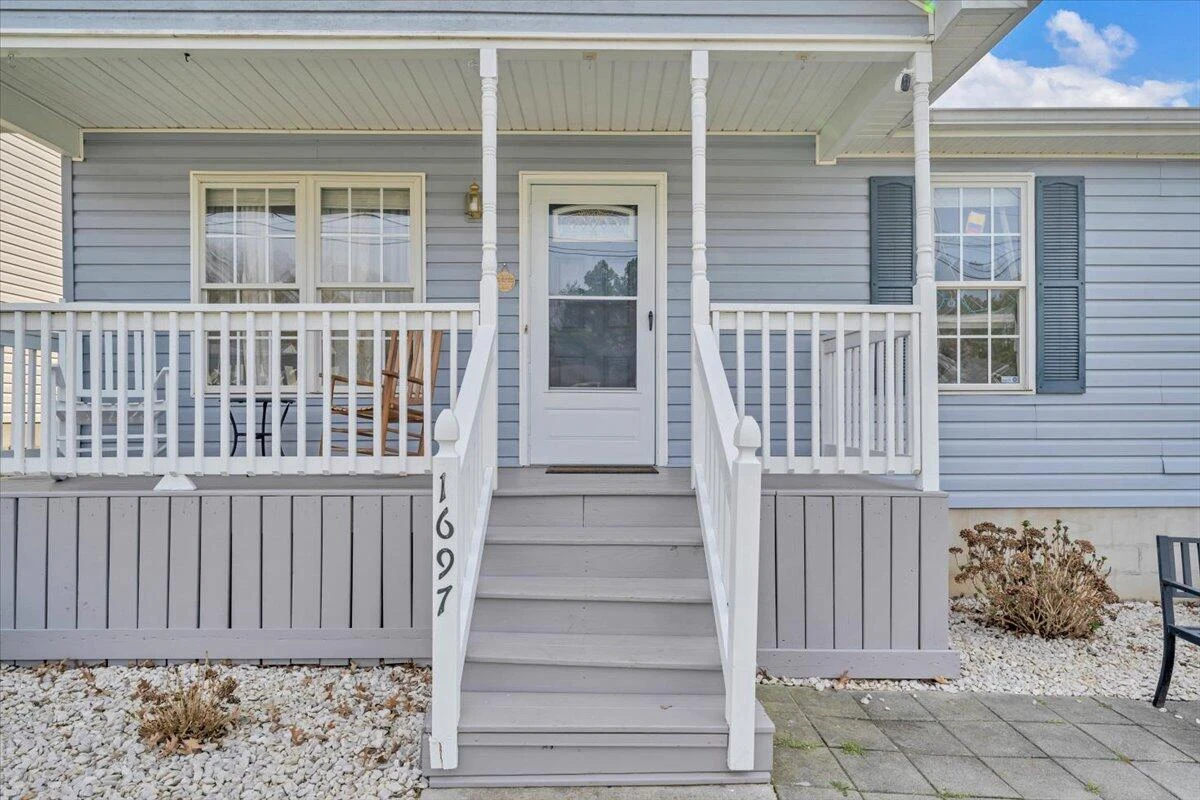1697 Gordon AVE - Photo 4