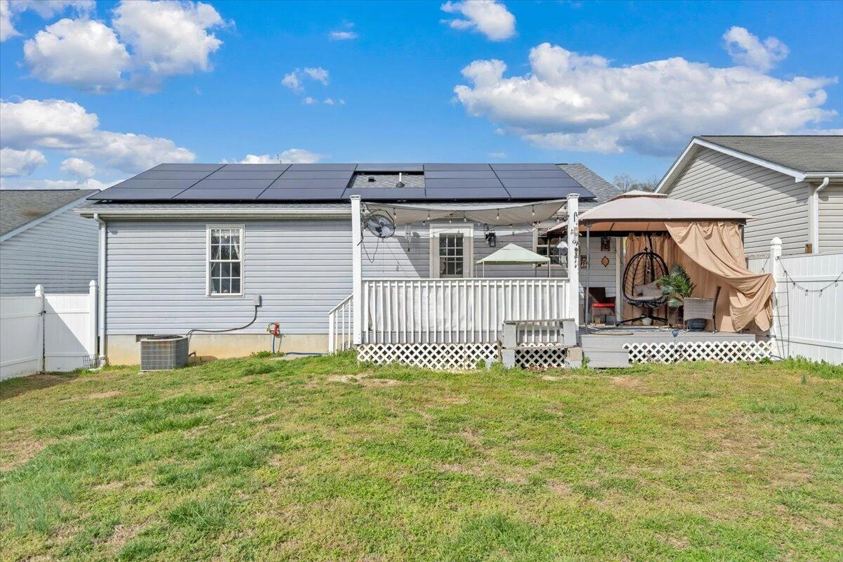 1697 Gordon AVE - Photo 31