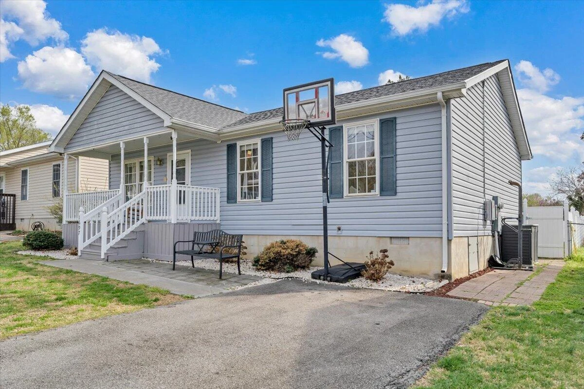 1697 Gordon AVE - Photo 34