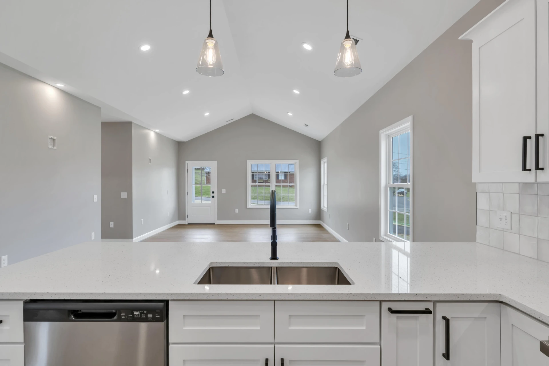 35 Rosamae DR - Photo 16