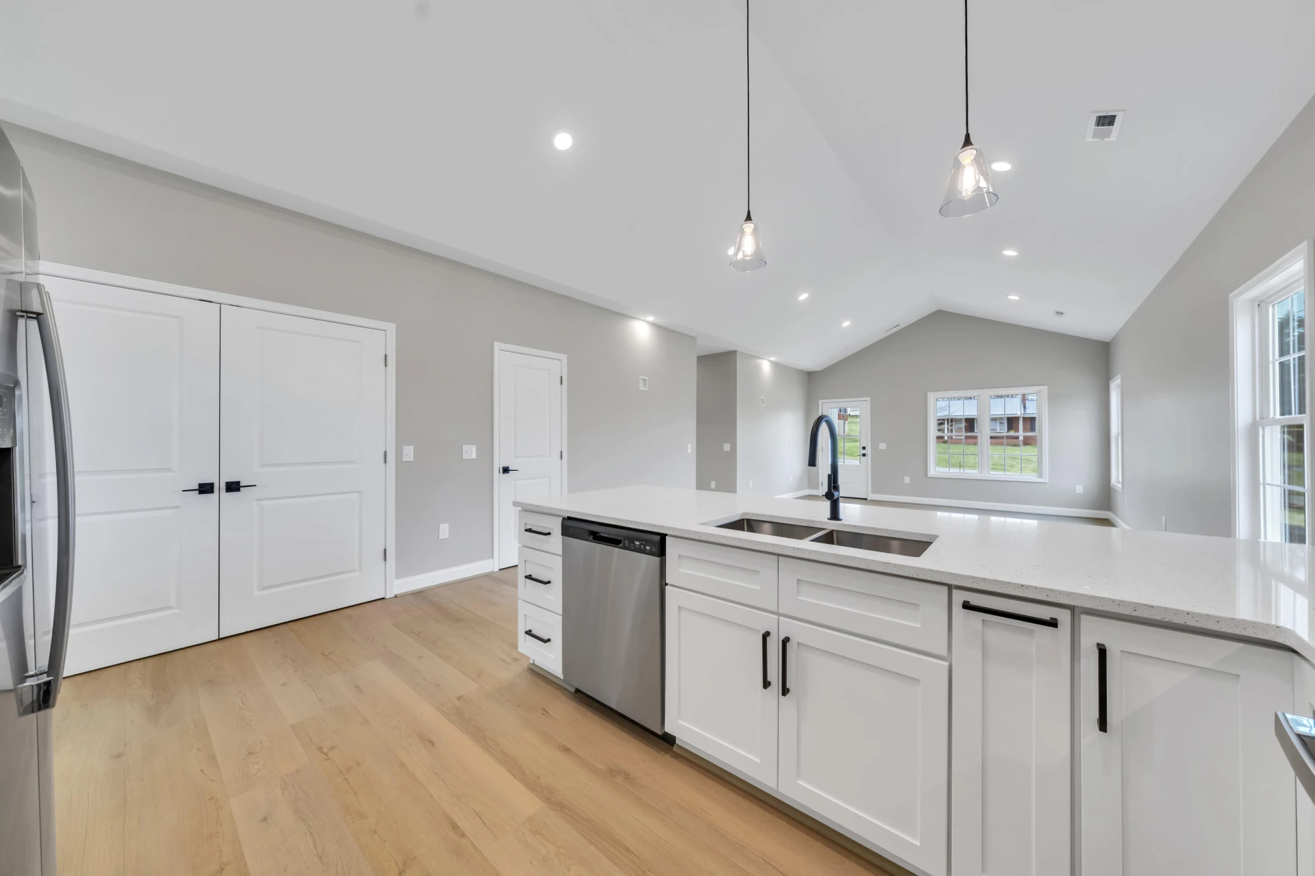 35 Rosamae DR - Photo 17