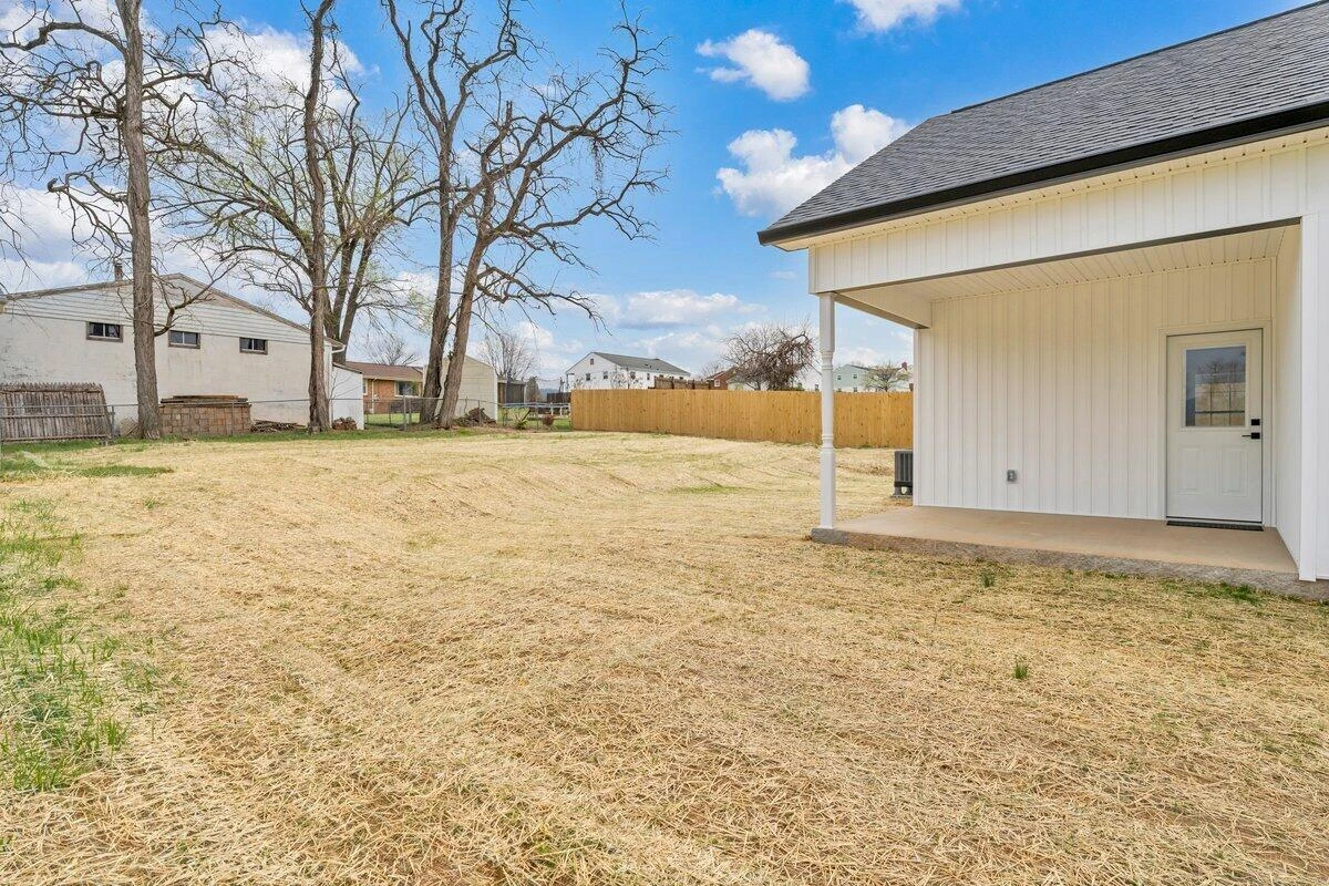 35 Rosamae DR - Photo 34