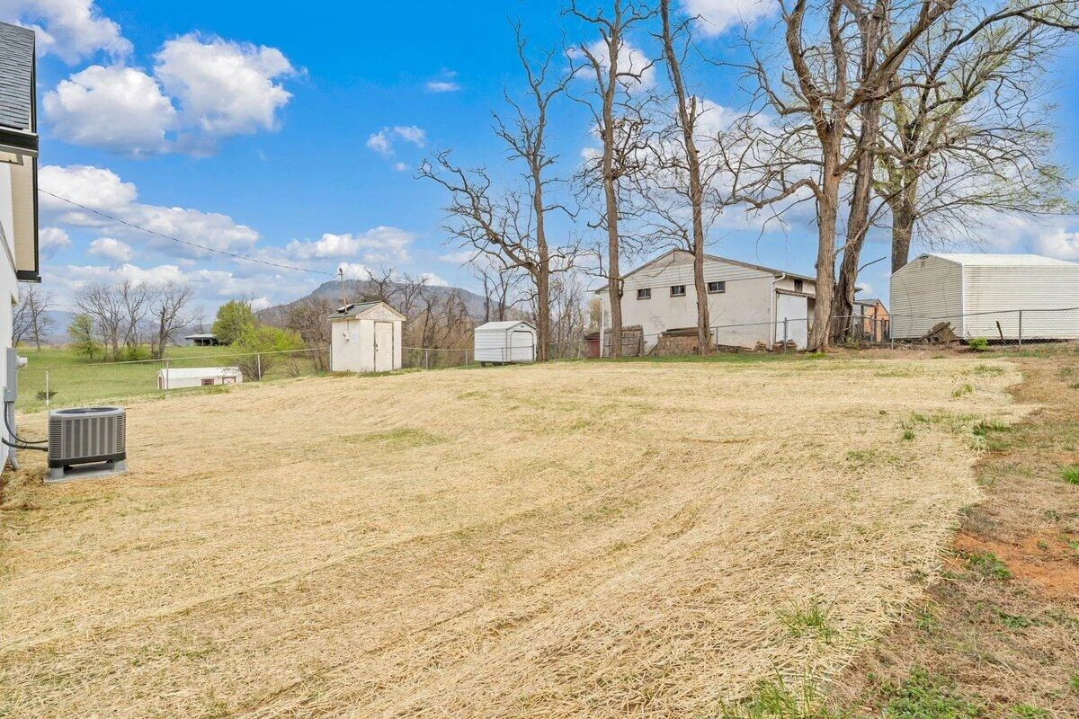 35 Rosamae DR - Photo 35
