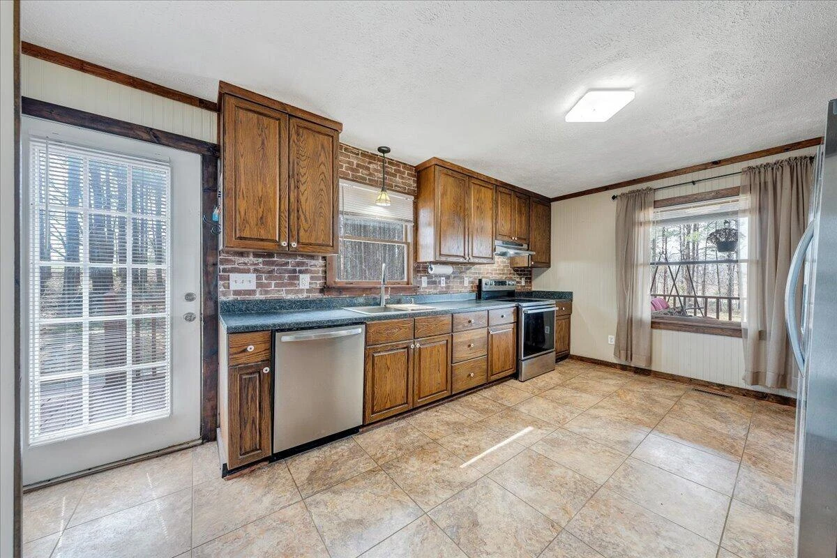 50 Mapleridge DR - Photo 14