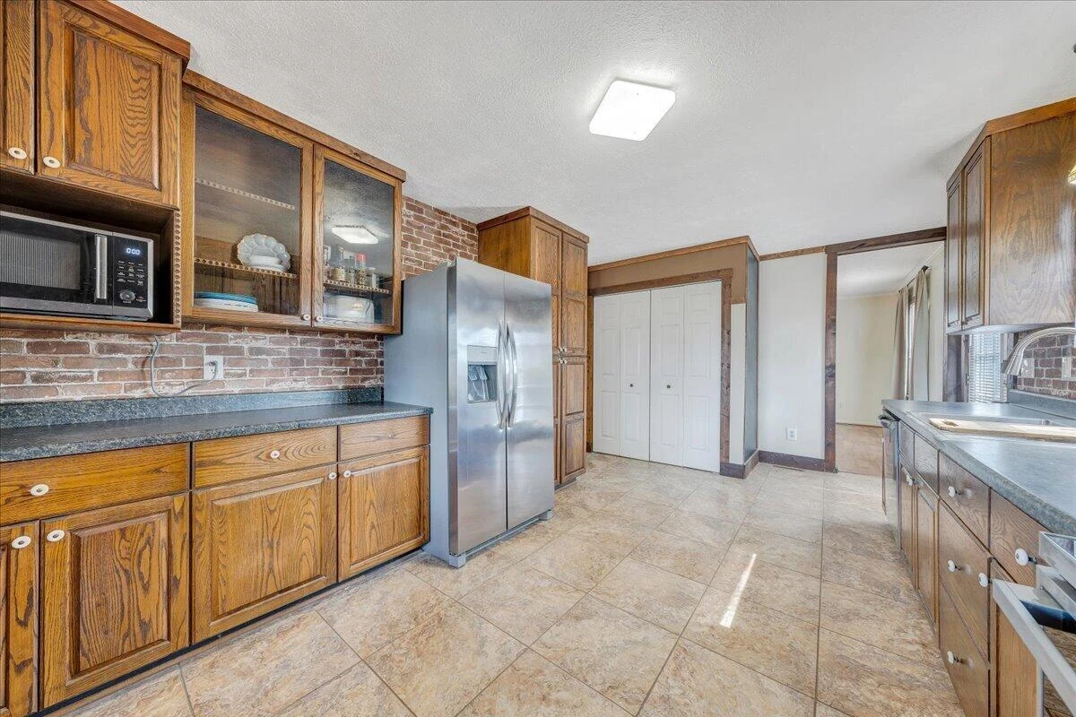 50 Mapleridge DR - Photo 16