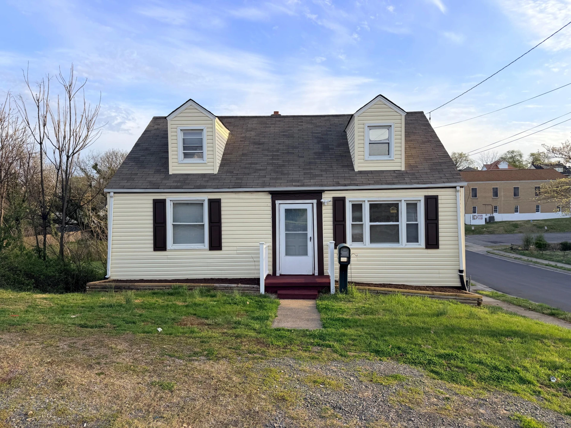 2001 Hanover AVE - Photo 2