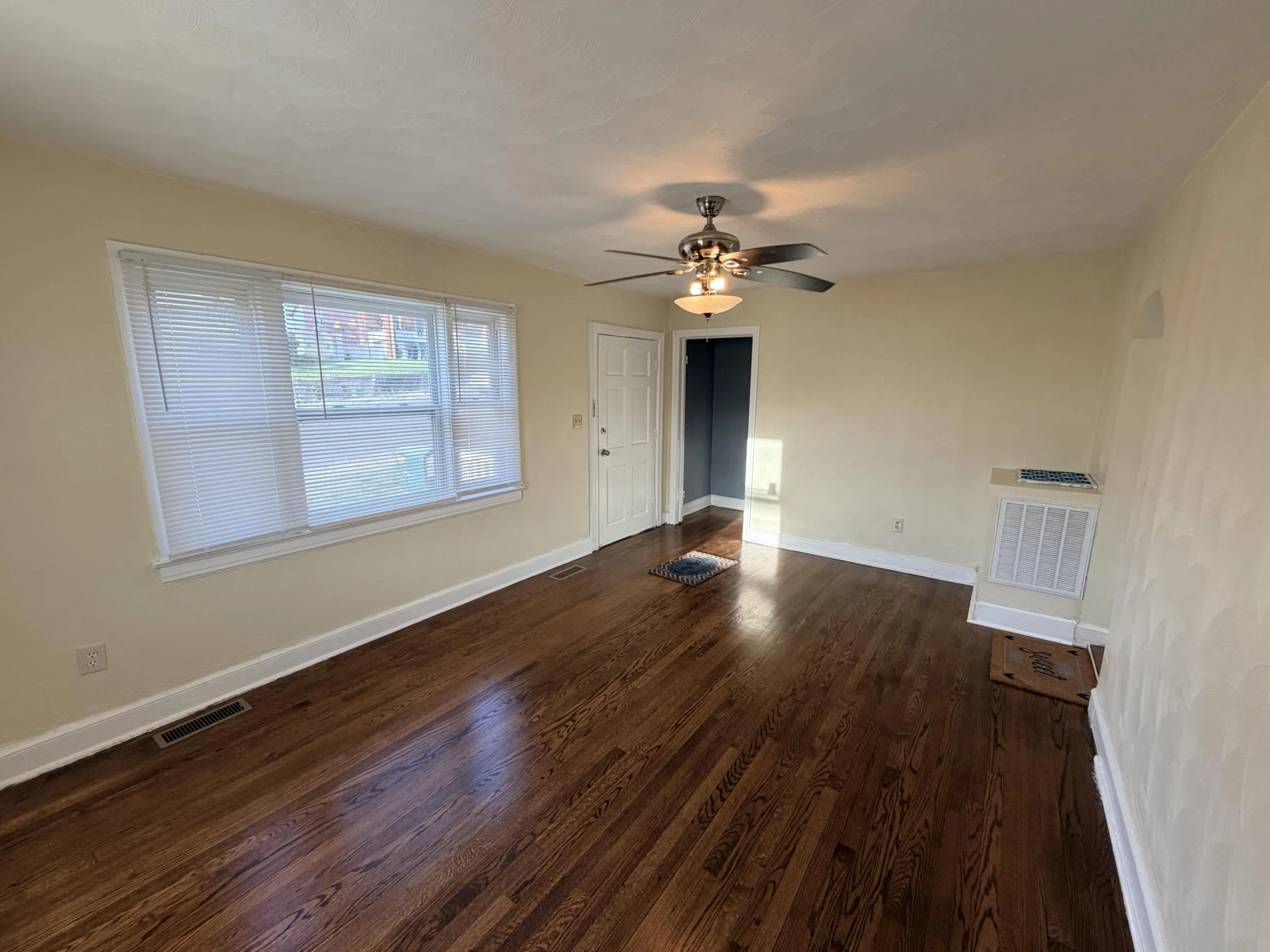 2001 Hanover AVE - Photo 4