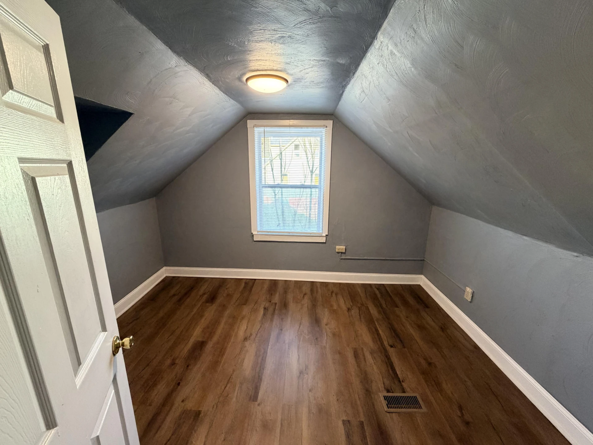 2001 Hanover AVE - Photo 8