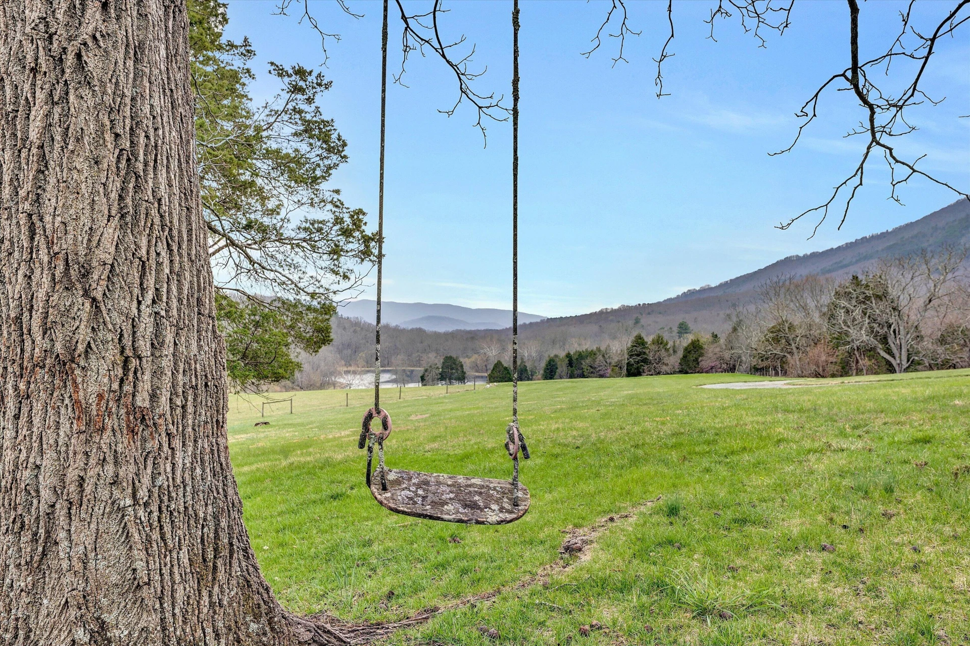 1066 Greyledge RD - Photo 98
