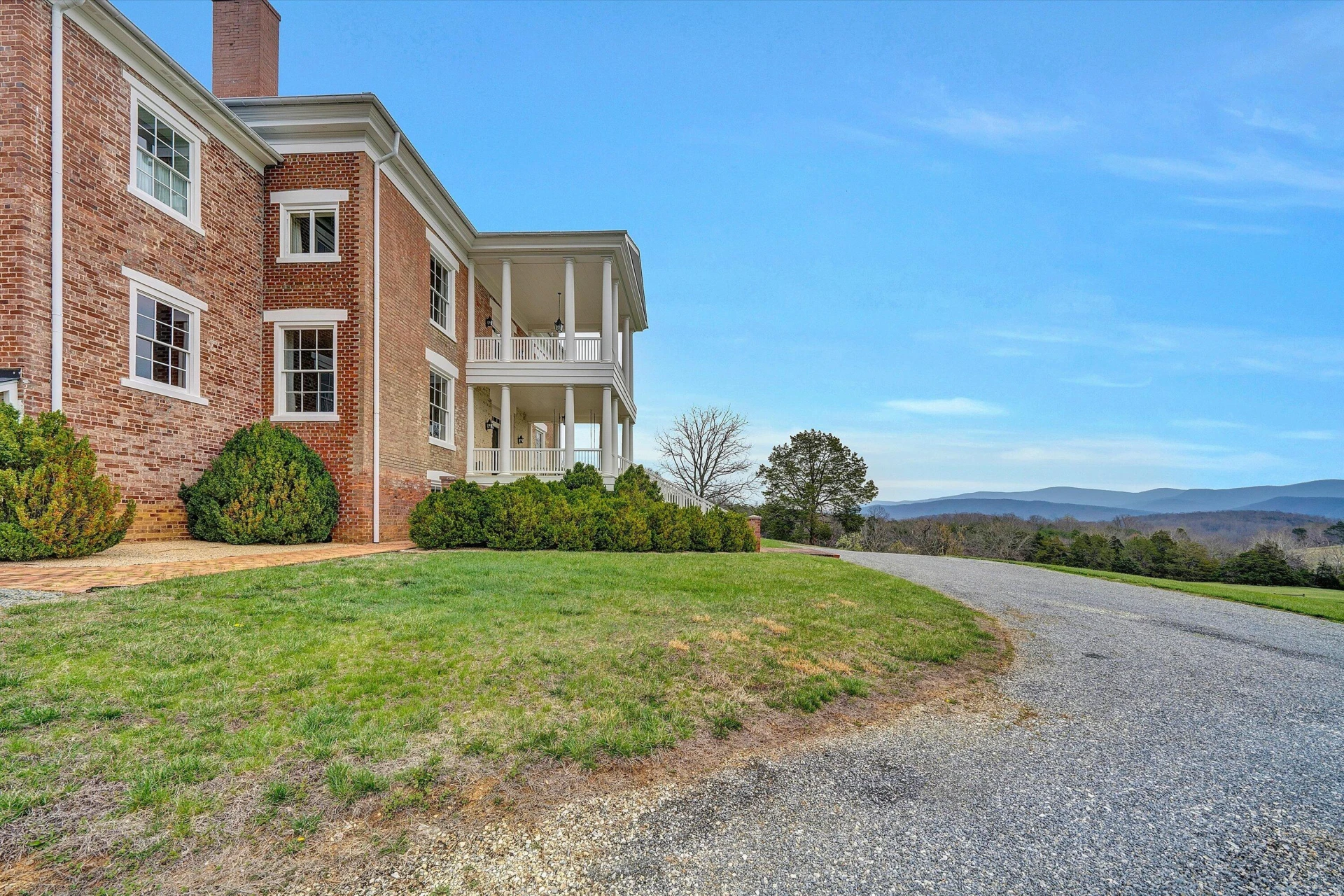 1066 Greyledge RD - Photo 19