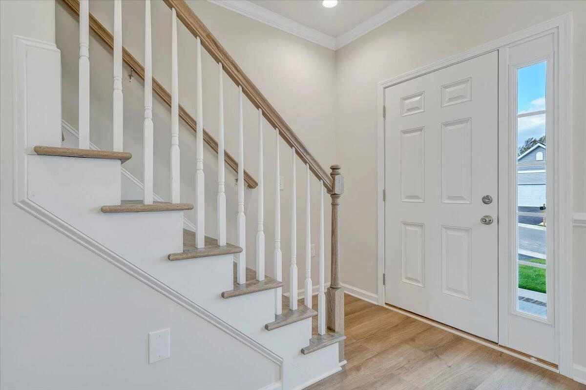 122 Parker LN - Photo 2