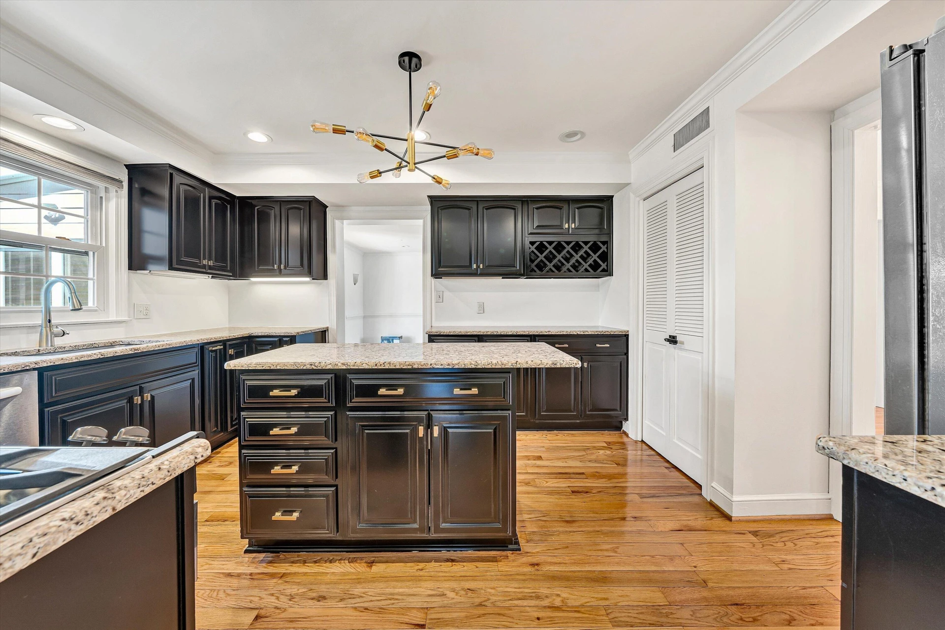 3725 Dogwood LN - Photo 10