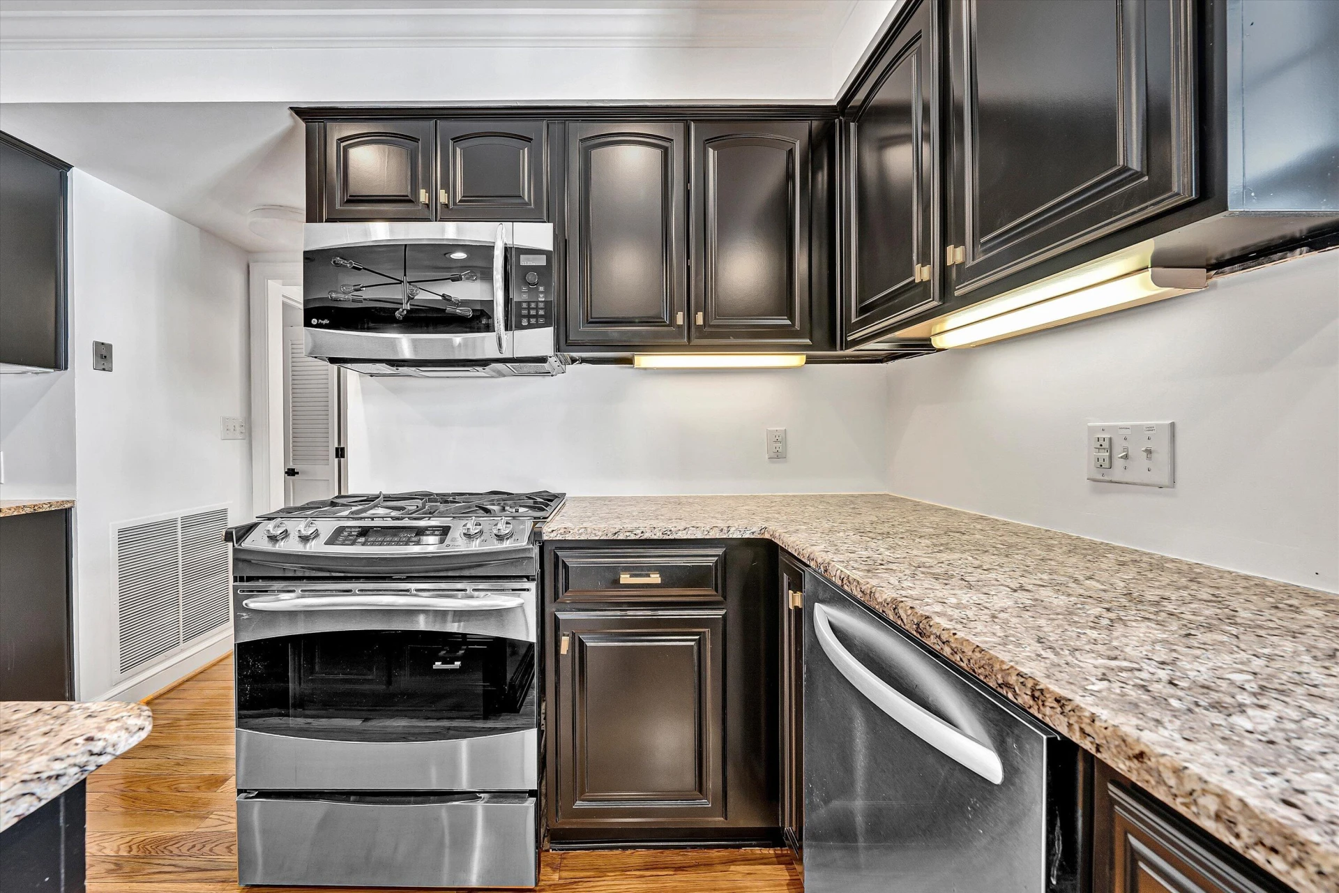 3725 Dogwood LN - Photo 17
