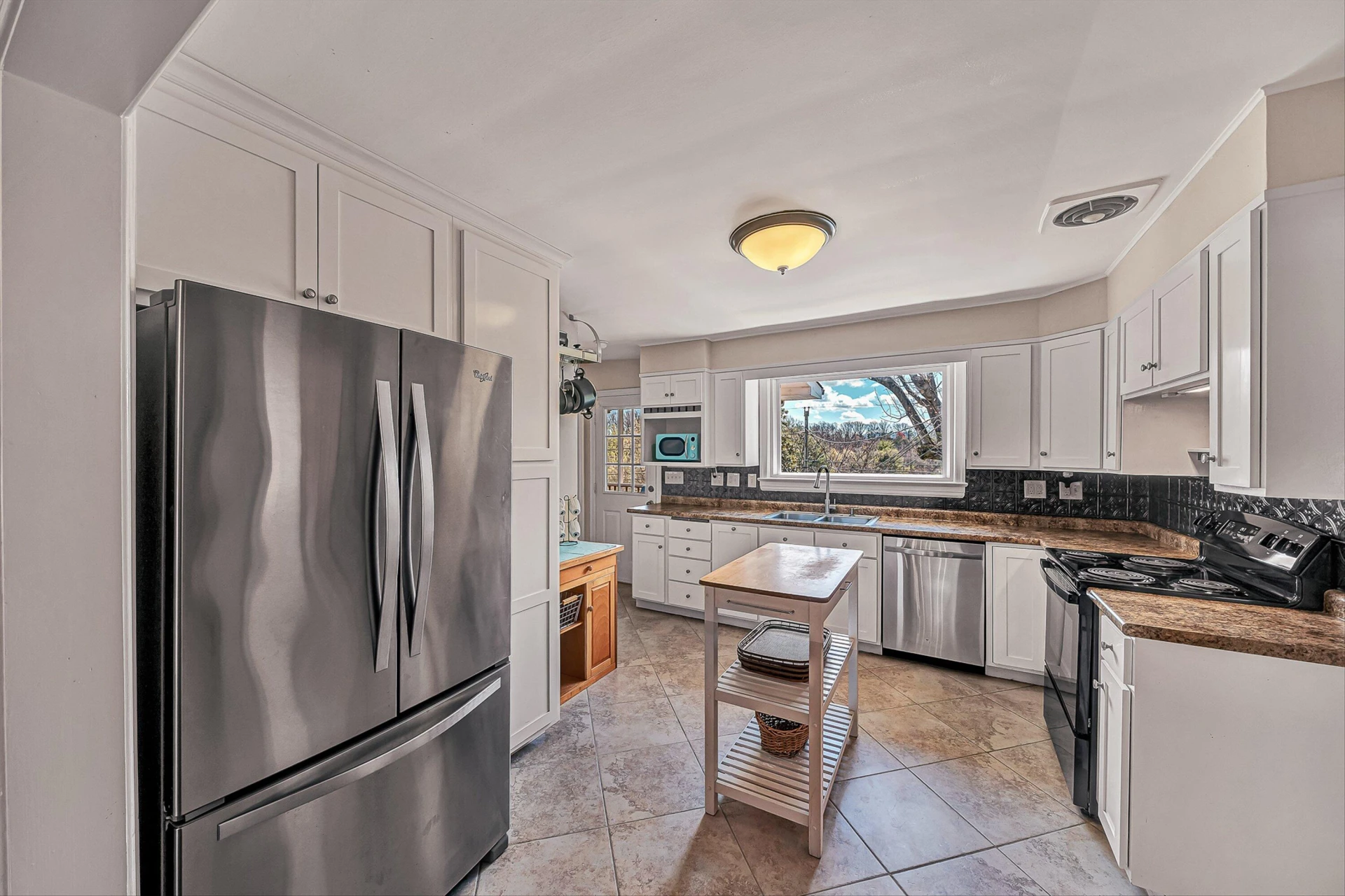 2718 Wilshire AVE - Photo 10