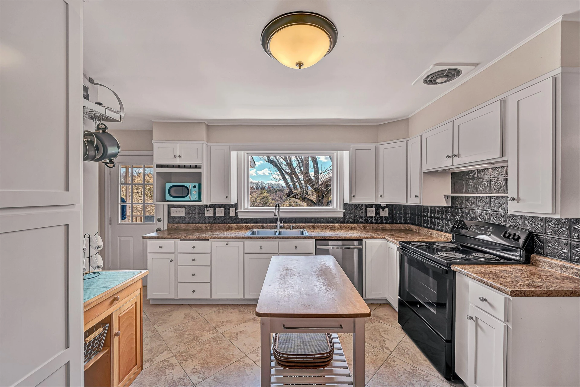2718 Wilshire AVE - Photo 11