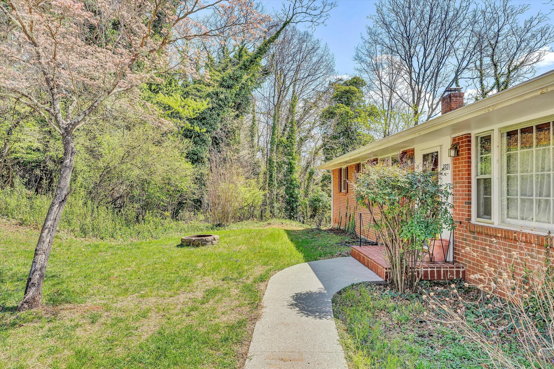 3321 Ledgewood AVE - Photo 6