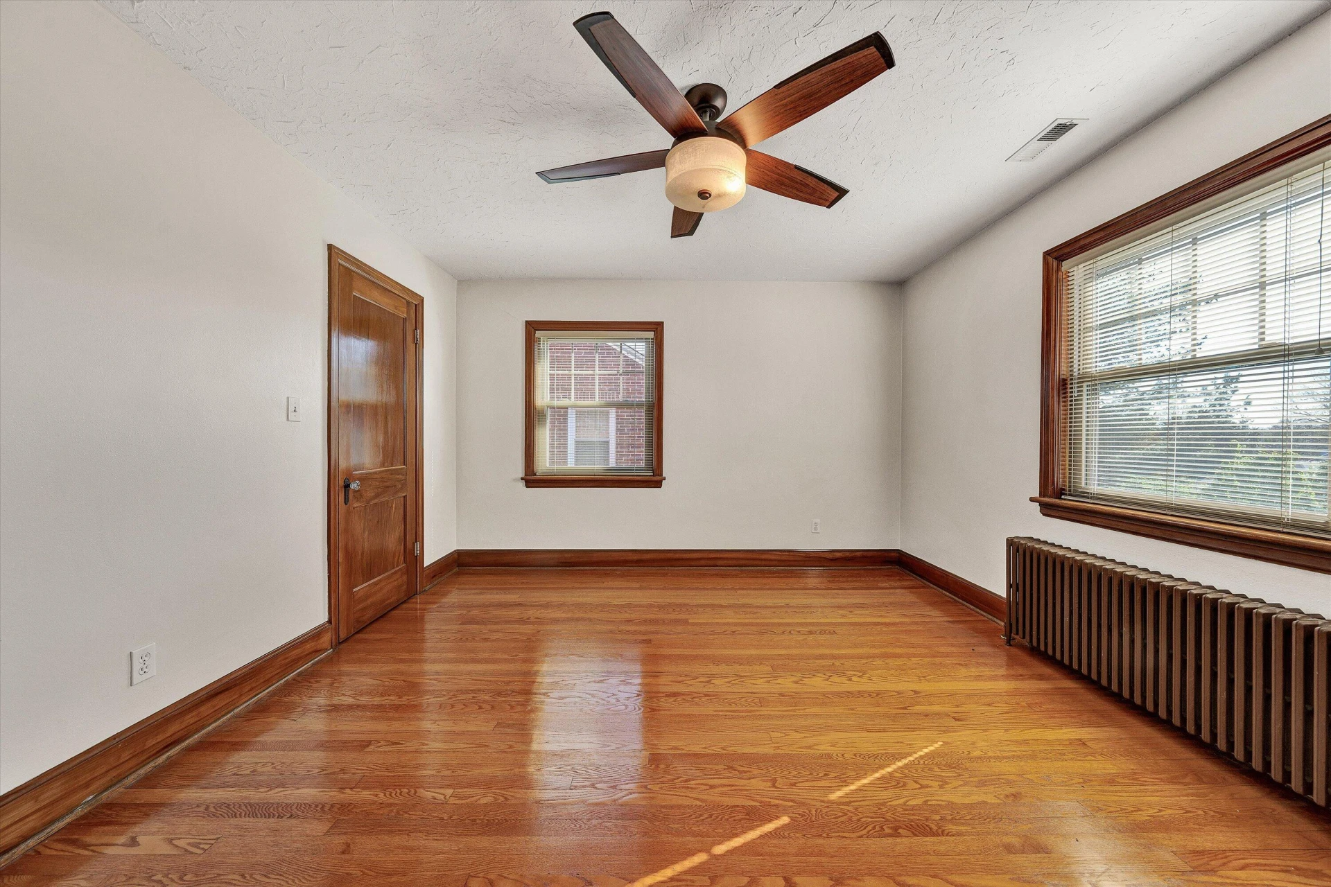 2903 Huntington BLVD - Photo 32