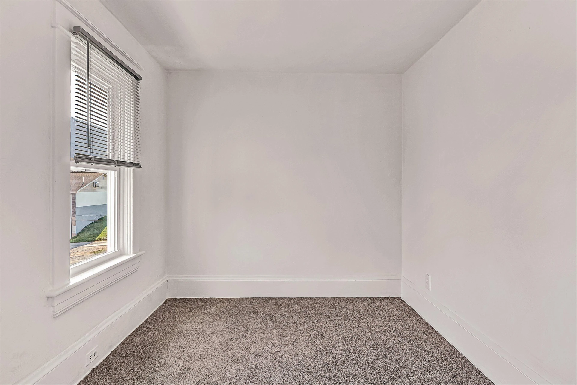 1001 Woodrow AVE - Photo 22