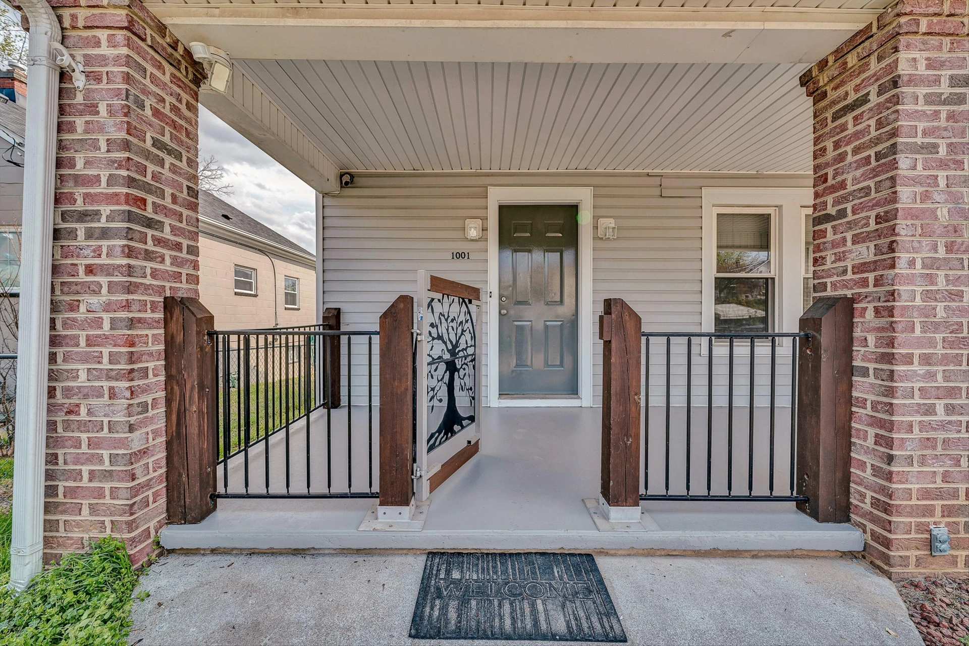 1001 Woodrow AVE - Photo 3