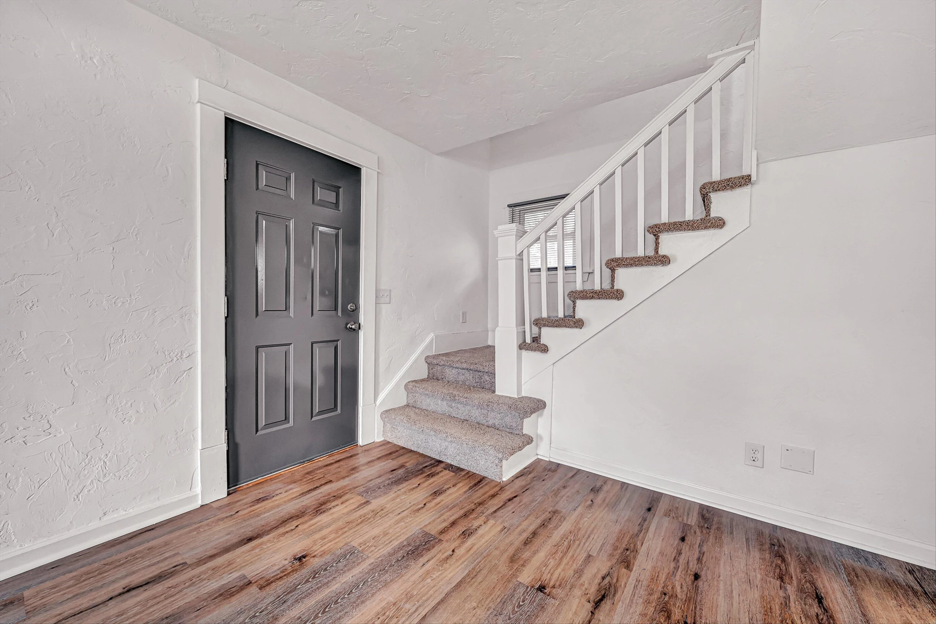 1001 Woodrow AVE - Photo 4