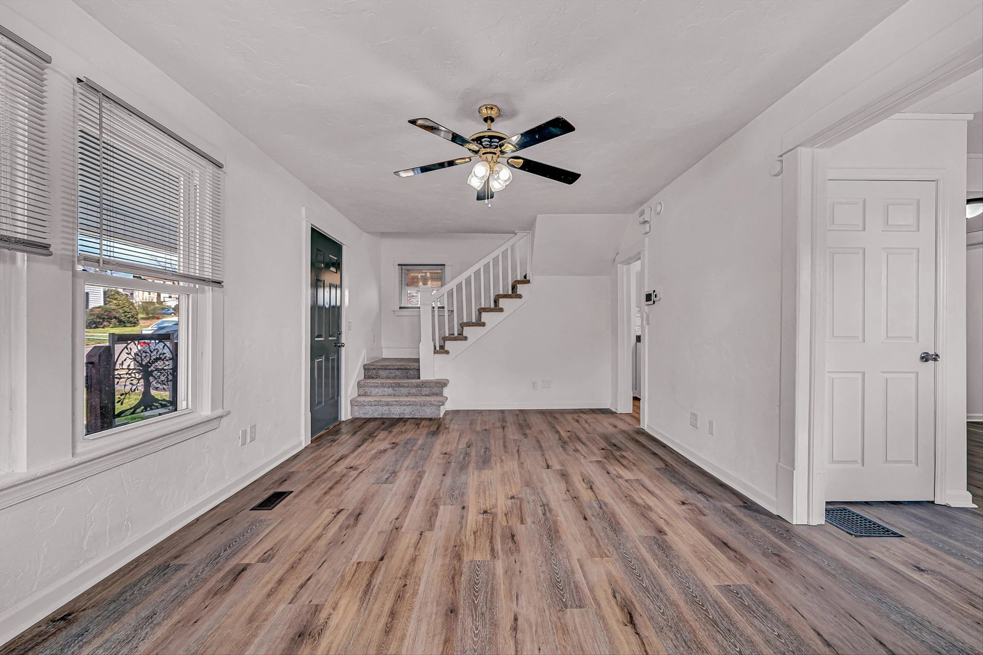 1001 Woodrow AVE - Photo 6
