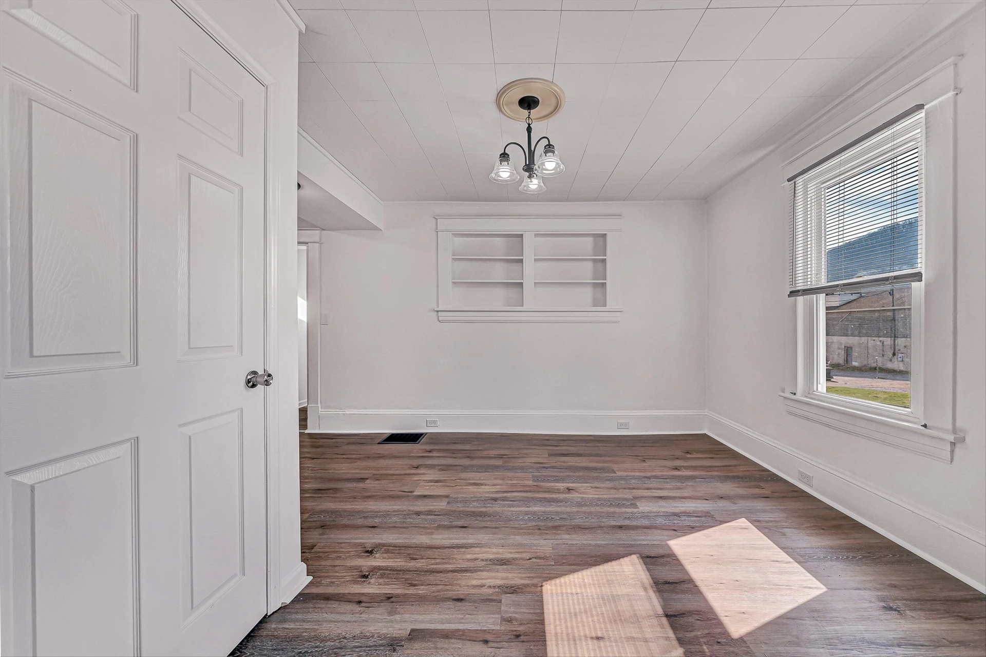 1001 Woodrow AVE - Photo 7
