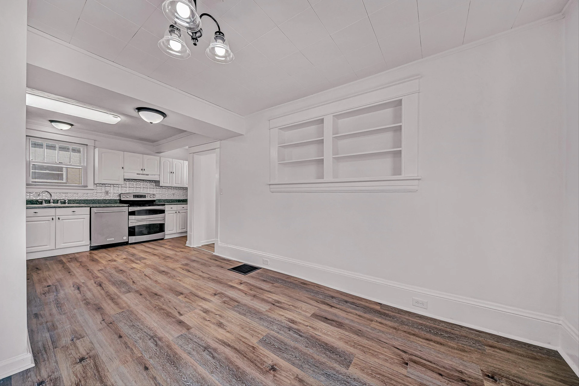 1001 Woodrow AVE - Photo 8
