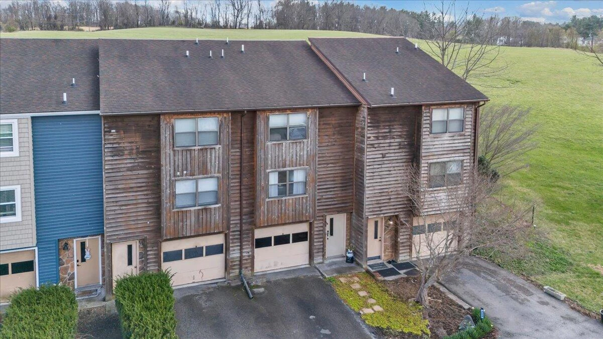 2615 Glade DR
