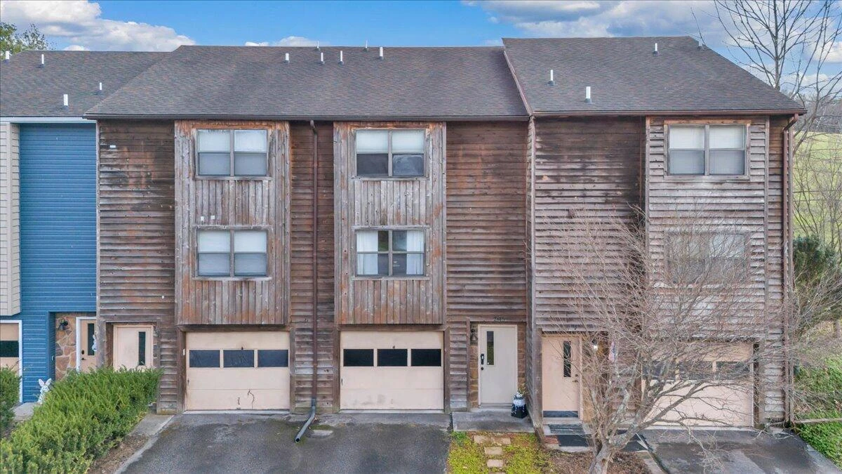 2615 Glade DR - Photo 2