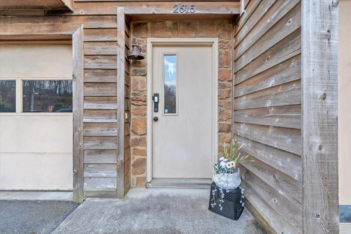 2615 Glade DR - Photo 3