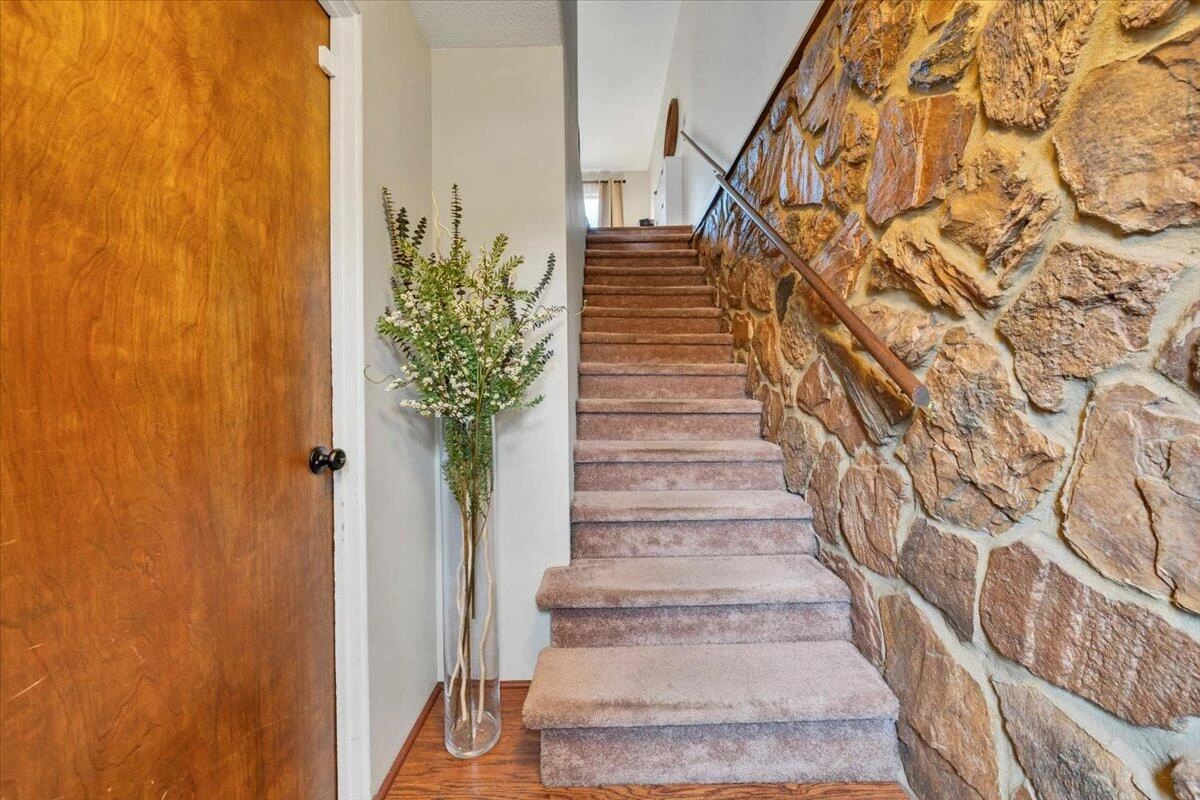 2615 Glade DR - Photo 4