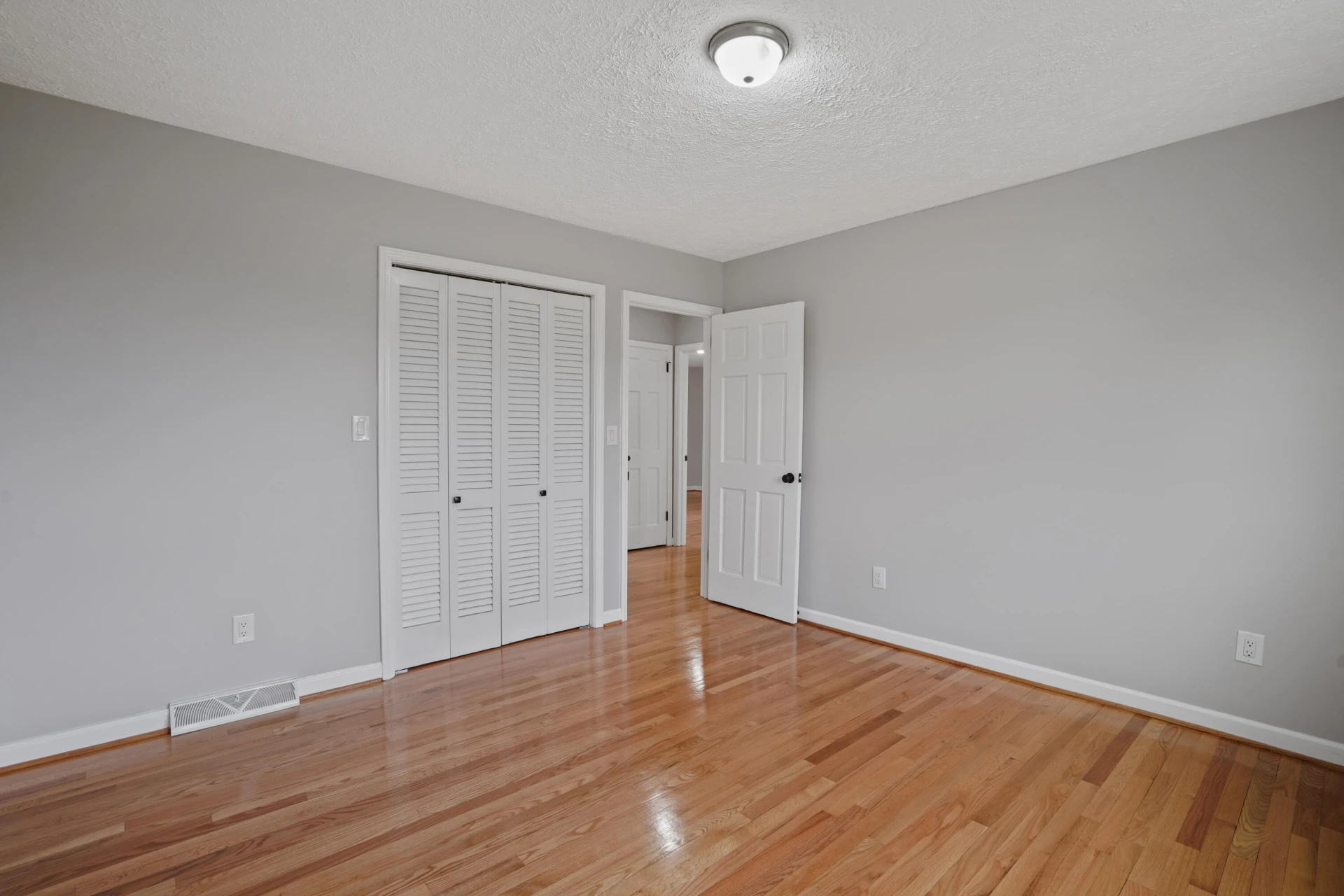 2558 Smith Mountain Lake PKWY - Photo 21