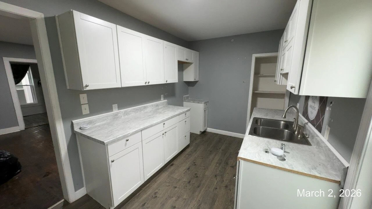 305 Chestnut ST - Photo 2