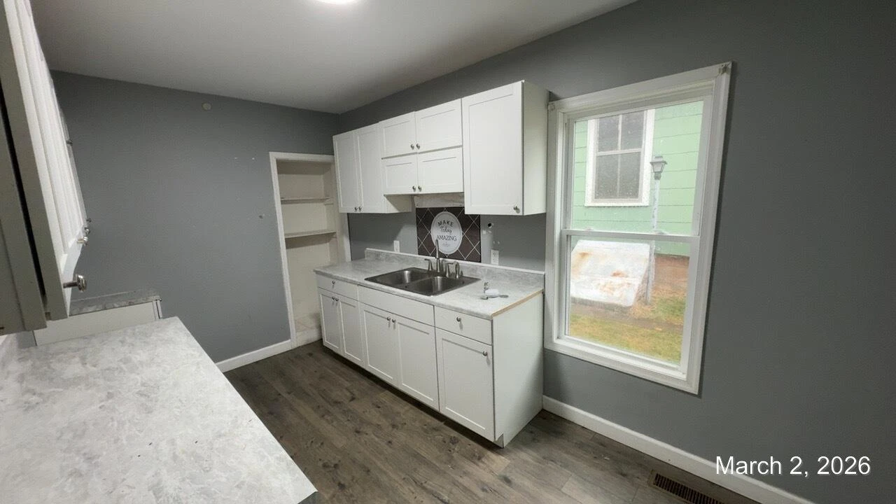 305 Chestnut ST - Photo 3