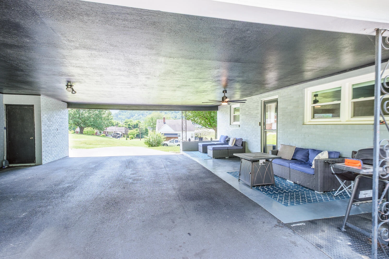 1307 Massie AVE - Photo 10