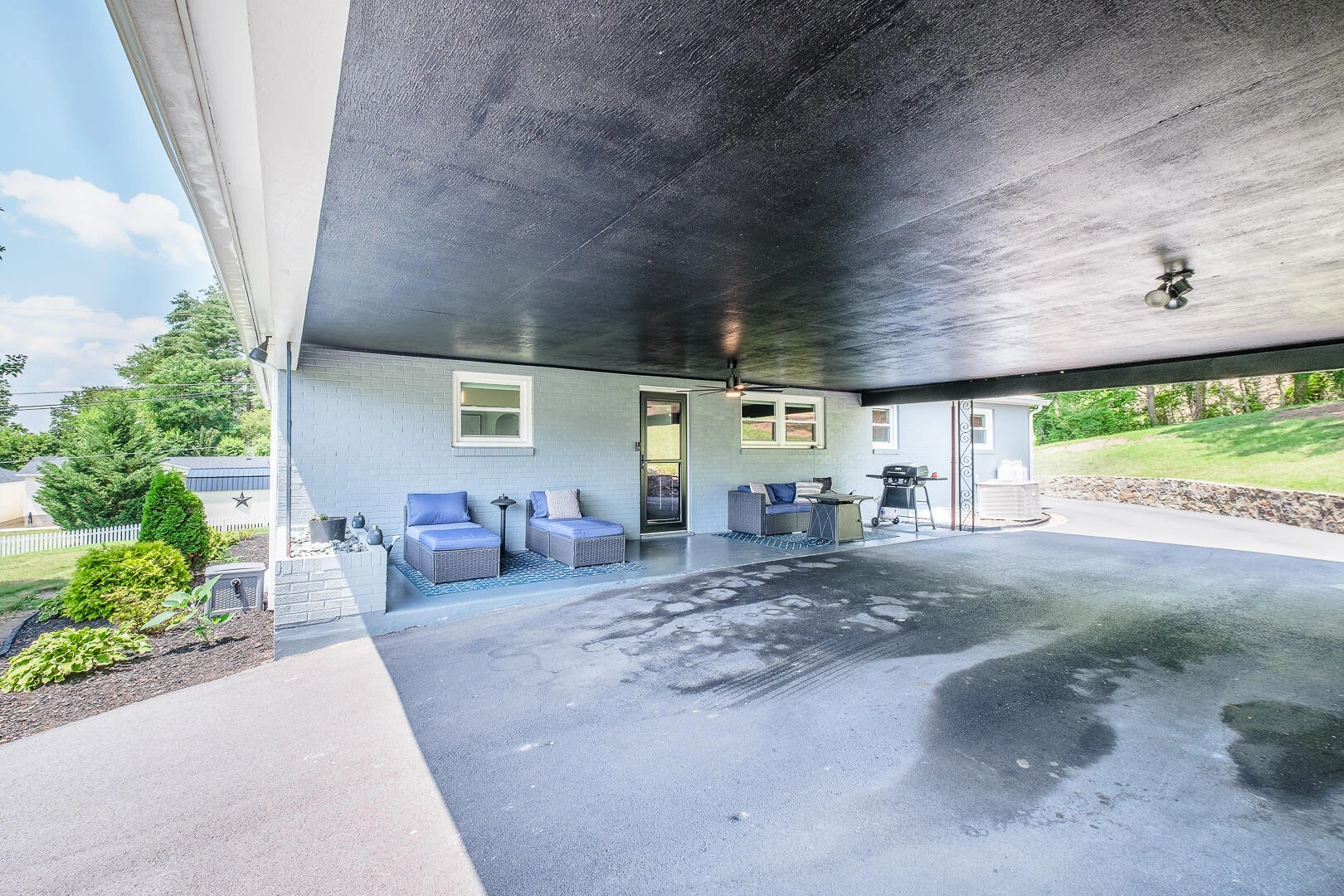1307 Massie AVE - Photo 9